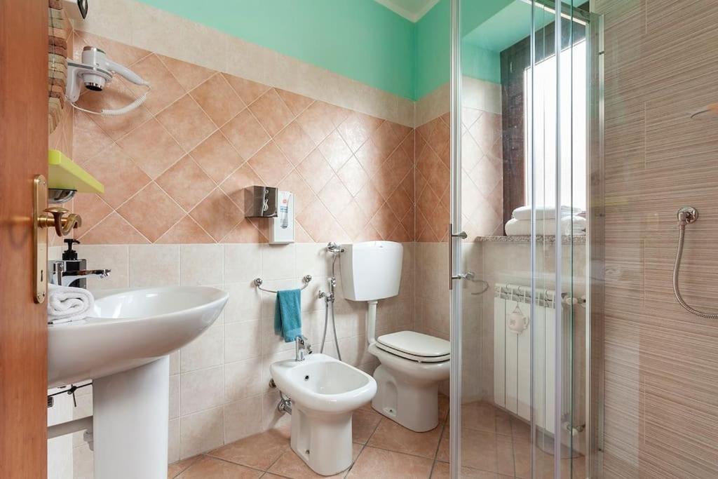 Alex Haus Appartement Somma Lombardo Buitenkant foto