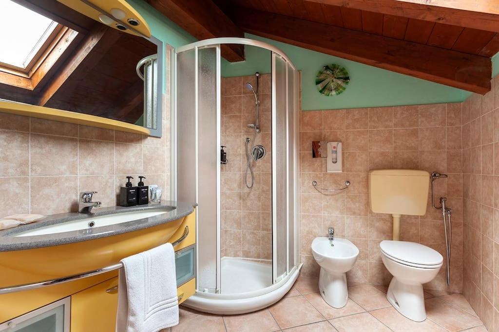 Alex Haus Appartement Somma Lombardo Buitenkant foto